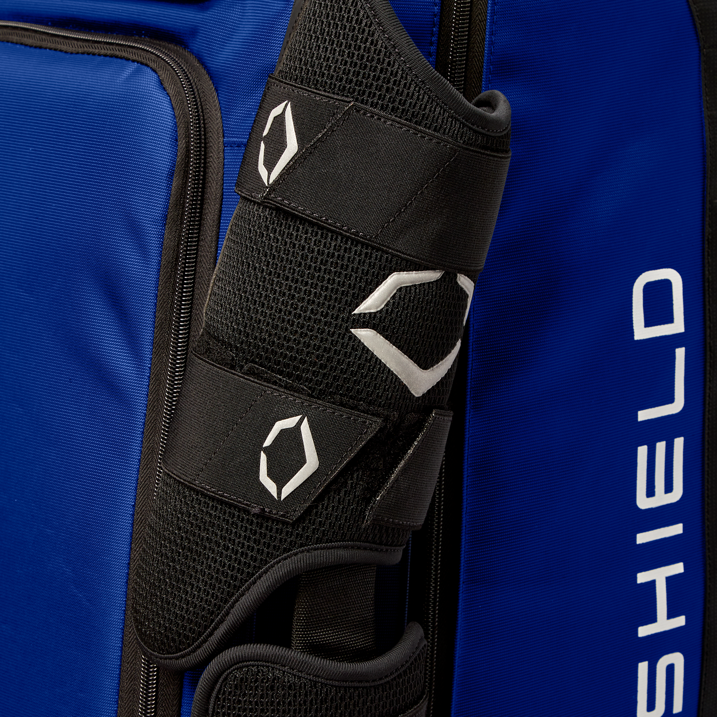 EVOSHIELD TAKEOVER WHEELED BAG