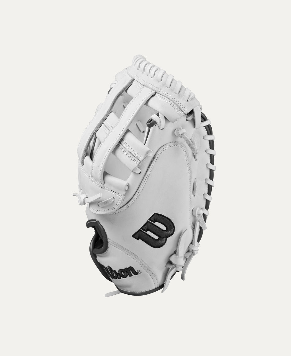 WILSON 2024-2025 A1000® CM33 33” FASTPITCH SOFTBALL CATCHER'S MITT