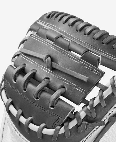 WILSON 2024 FASTPITCH CLASSICS SERIES A2000 FPCM23SS 34” FASTPITCH CATCHER'S MITT