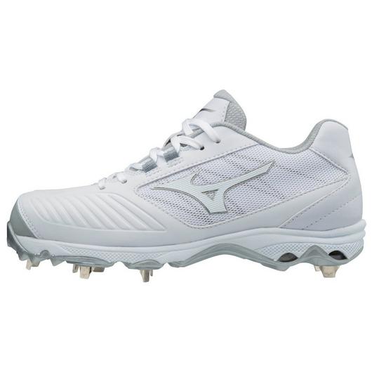 9-SPIKE ADVANCED SWEEP 4 LOW WOMENS METAL SOFTBALL CLEAT