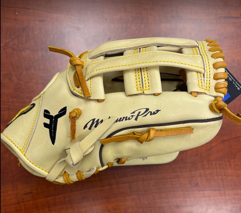 Fernando Tatis JR 12 inch game model #mizuno #tatis #sandiego #padres